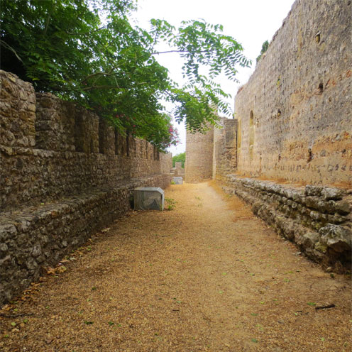 Santiago de Caçem castle