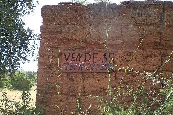 taipa, rammed earth, building in Portugal